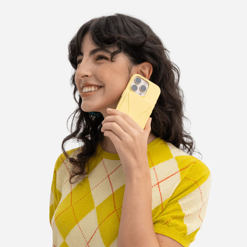 MOFT Snap-On iPhone Stand & Wallet (MOVAS)